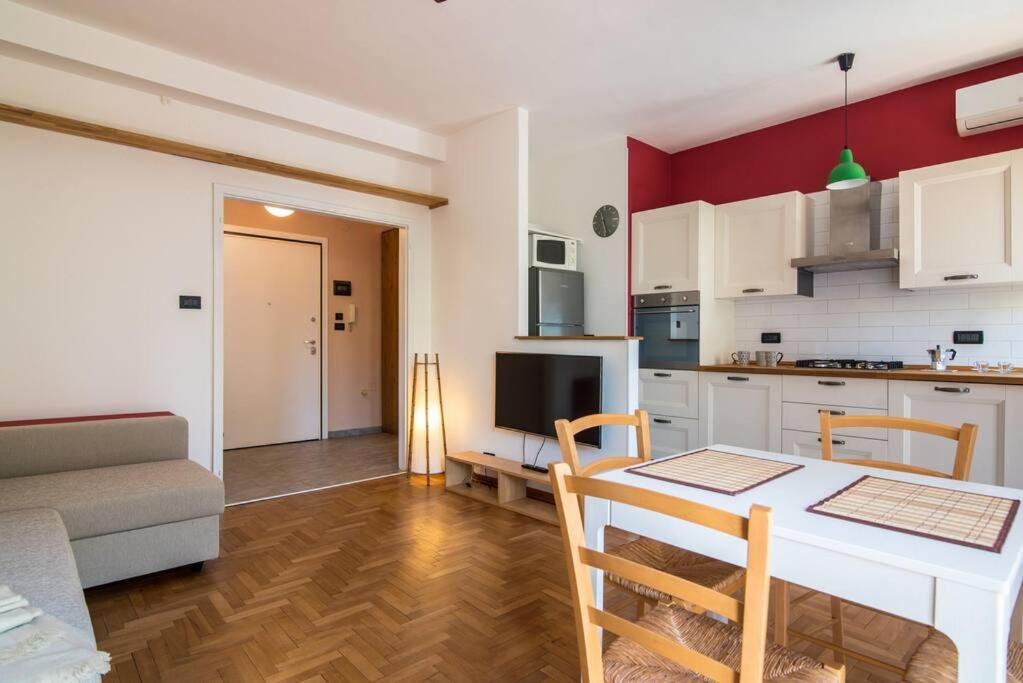Enjoy Home - Bilocale Sulle Riviere A Due Passi Dalla Specola Padwa Zewnętrze zdjęcie