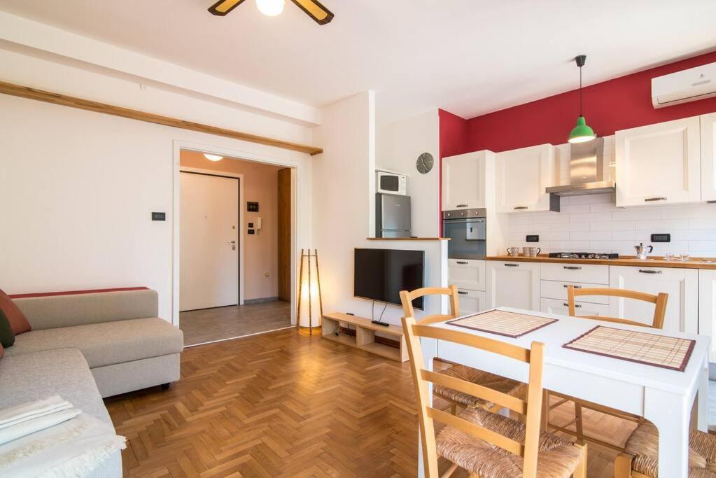 Enjoy Home - Bilocale Sulle Riviere A Due Passi Dalla Specola Padwa Zewnętrze zdjęcie